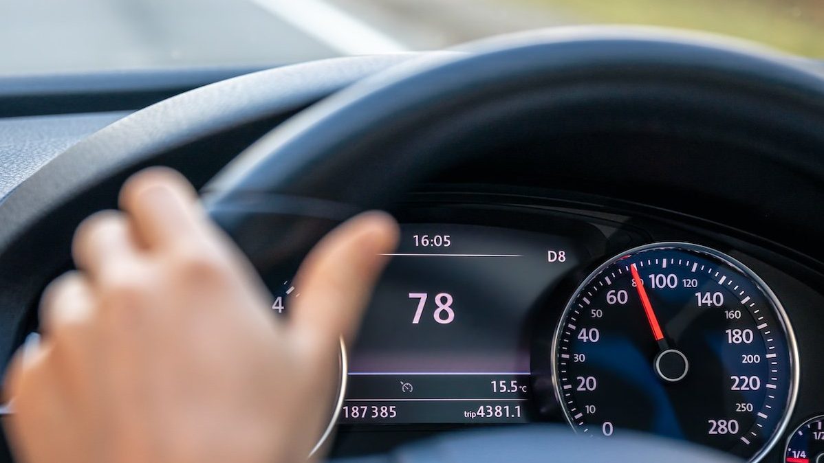 What Are Speed Limiters and Why Are They Mandated in Qatar?